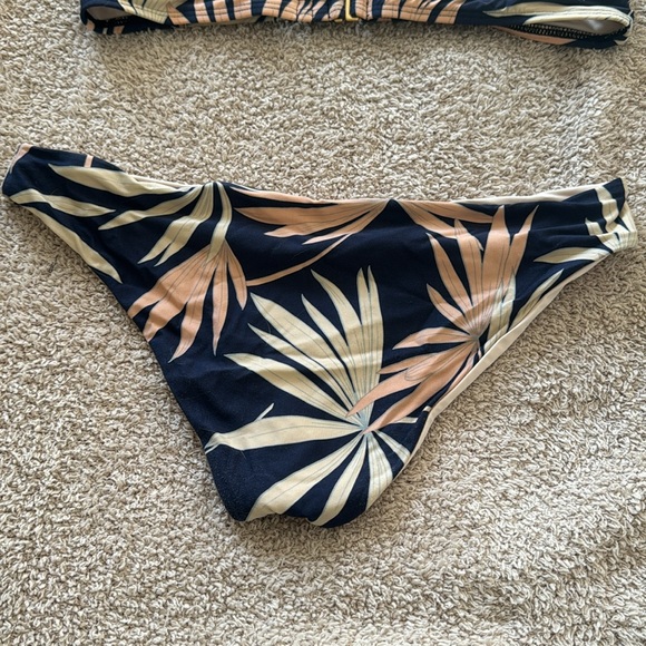 L*space bikini set - Picture 6 of 6